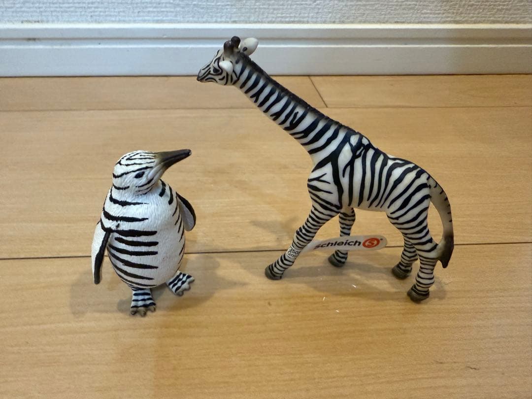 シュライヒ shleich 75周年限定品　動物　キリン　ペンギン　ゼブラ柄
