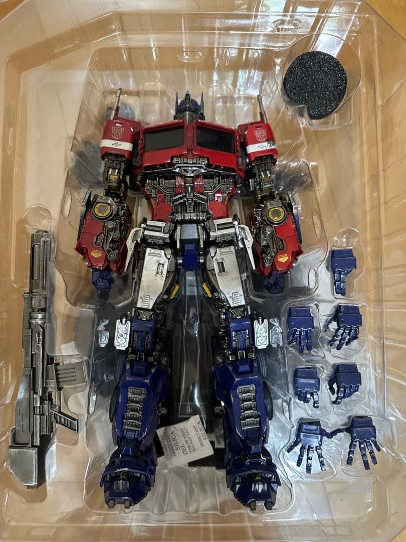 threezero DLX オプティマスプライム サイバトロン星モード