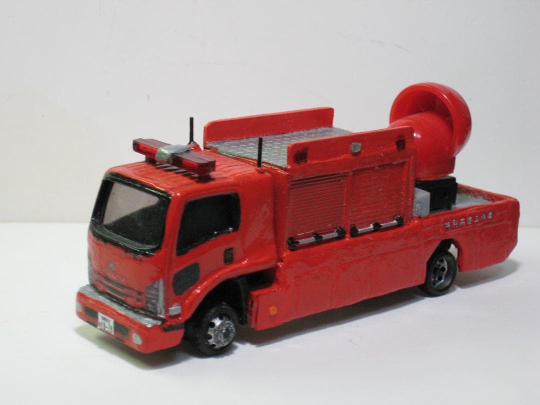 トミカ改造　自作品 いすゞフォワード特別高度工作車