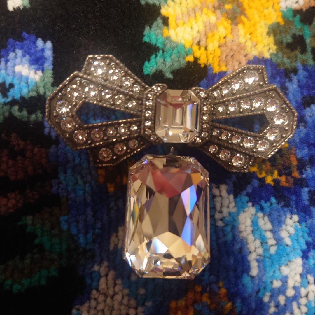 René リボンモチーフブローチ　アンティーク加工