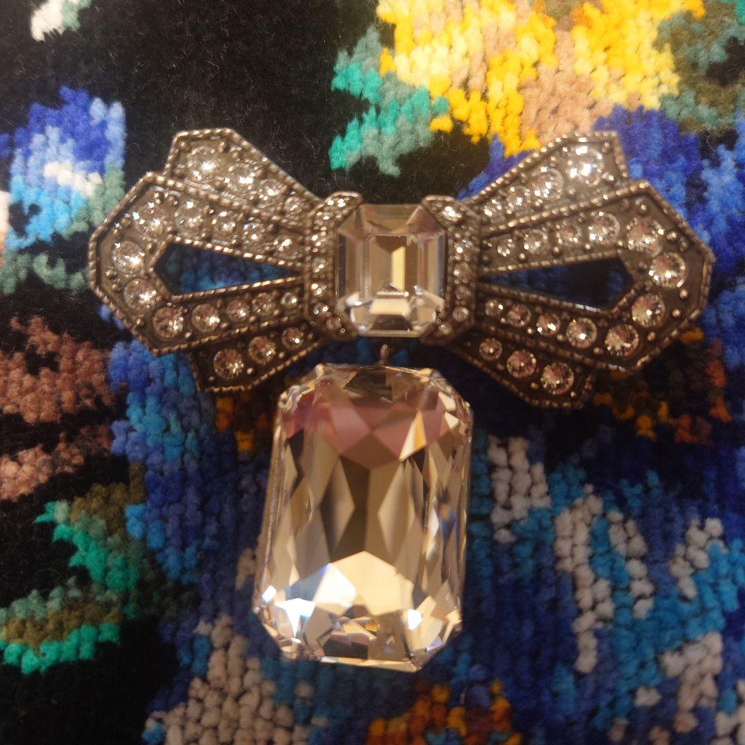 René リボンモチーフブローチ　アンティーク加工