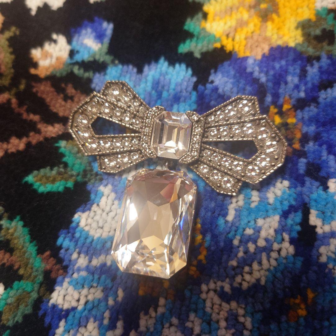 René リボンモチーフブローチ　アンティーク加工