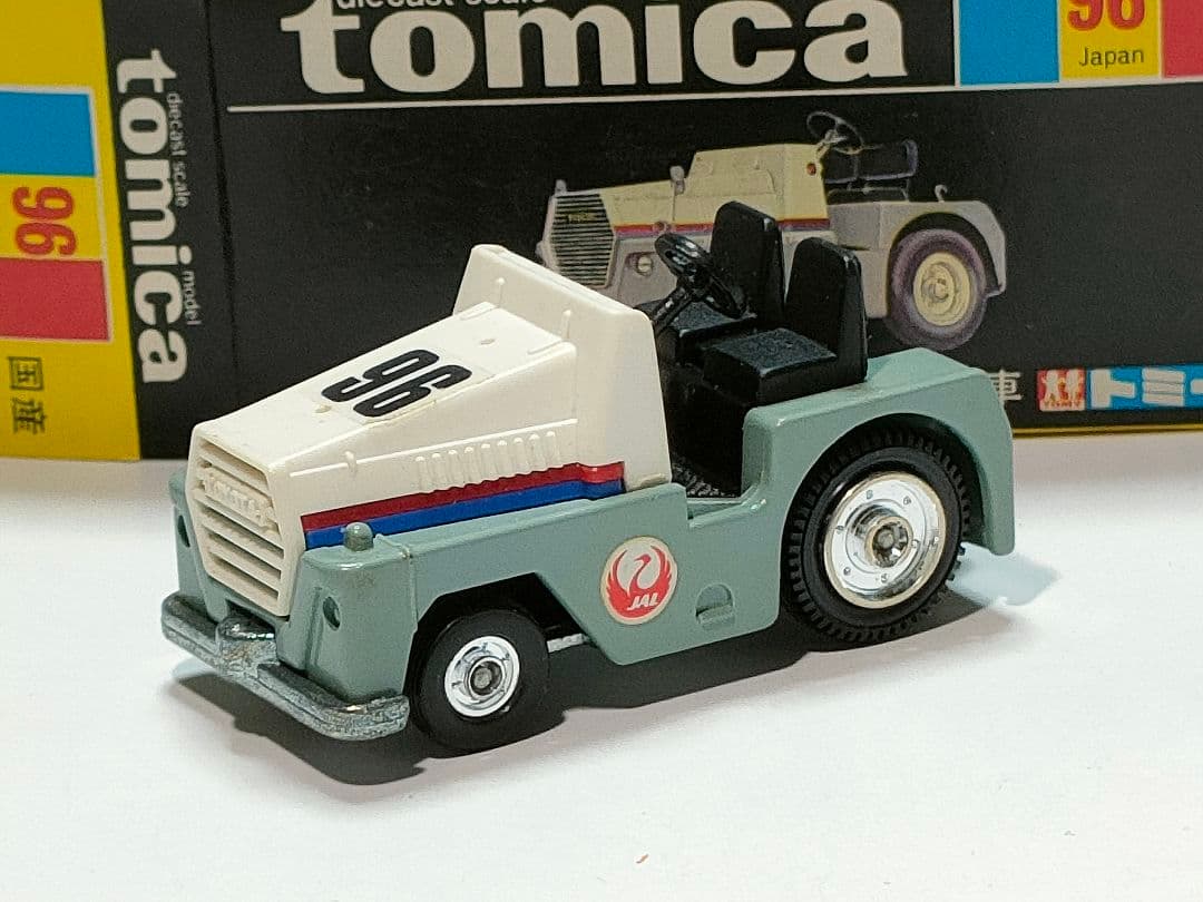 黒箱トミカ96 JAL日本航空コンテナ牽引車+100 JAL日本航空コンテナ