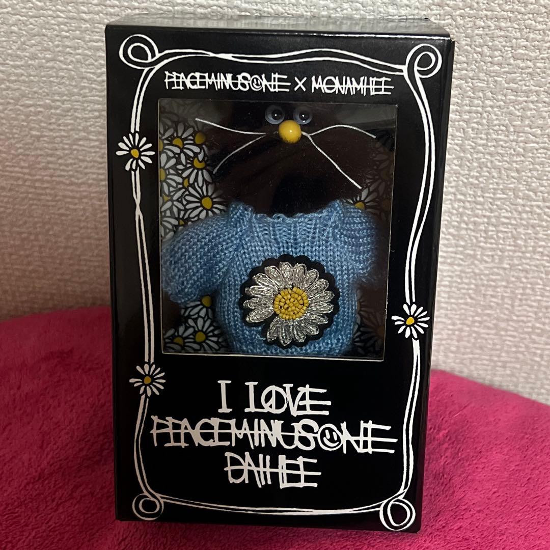 PEACEMINUSONE x MONAMHEE キーホルダー