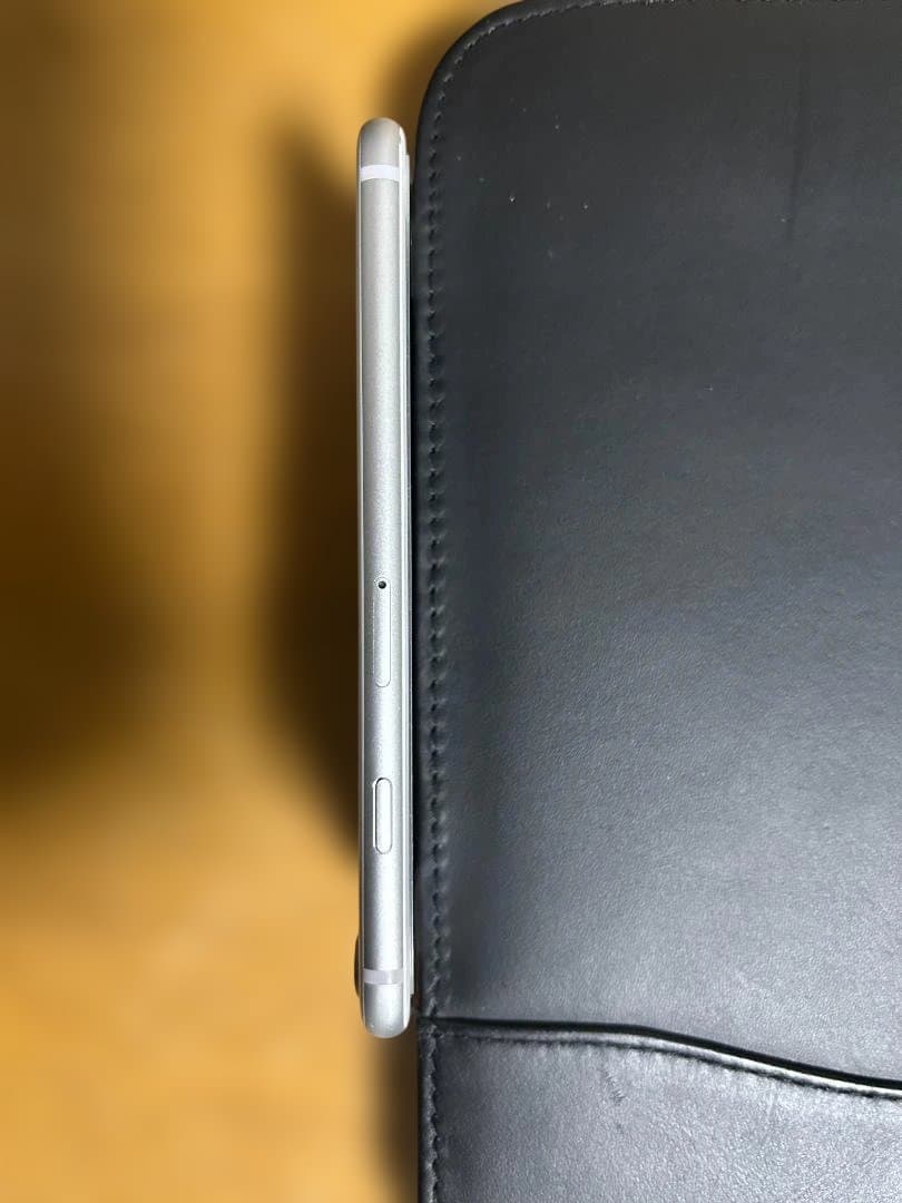 iPhone8 64GB 美品 バッテリー82% 動作良好 画面傷なし