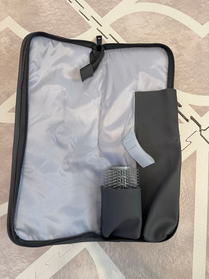 美品baton シルバー 収納ケース付き　カドーcado ドライヤー