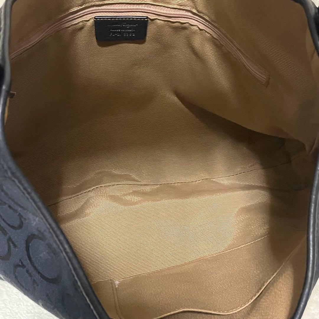 【ユチャ様】フェラガモ ワンショルダー ガンチーニ 総柄 キャンバス×レザー