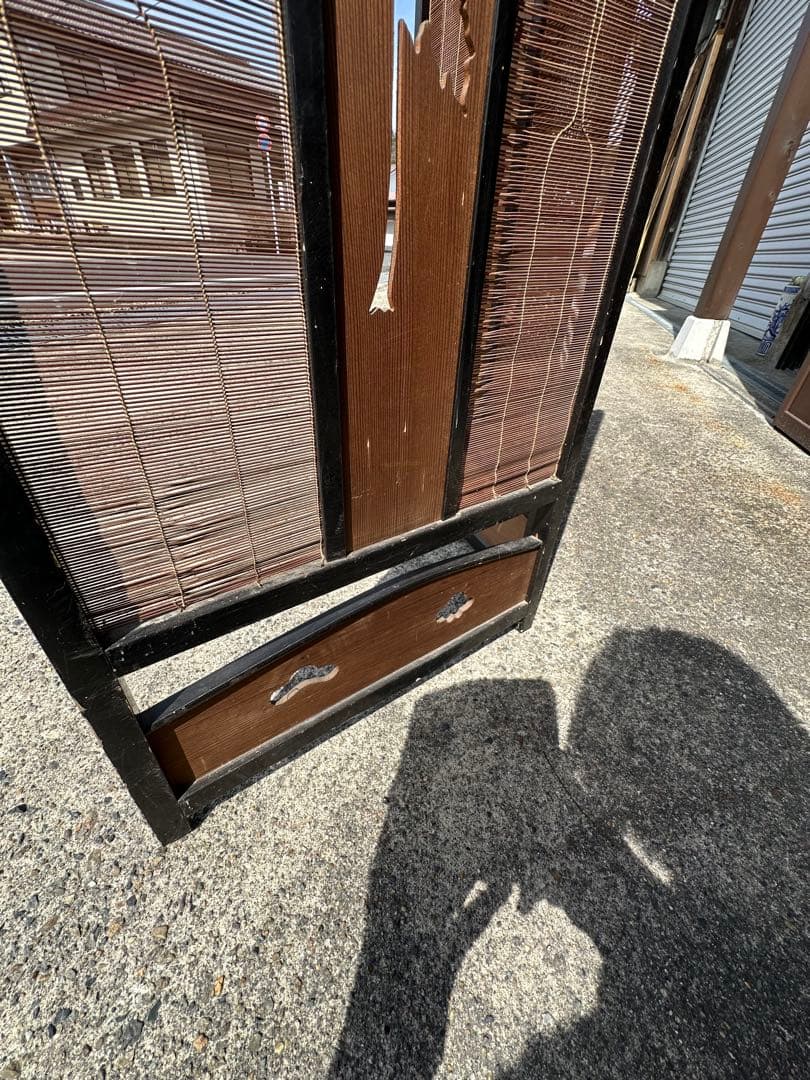 古いオシャレな衝立です。4つ折り 高さ120㌢　4枚幅160㌢（40㌢/1枚）