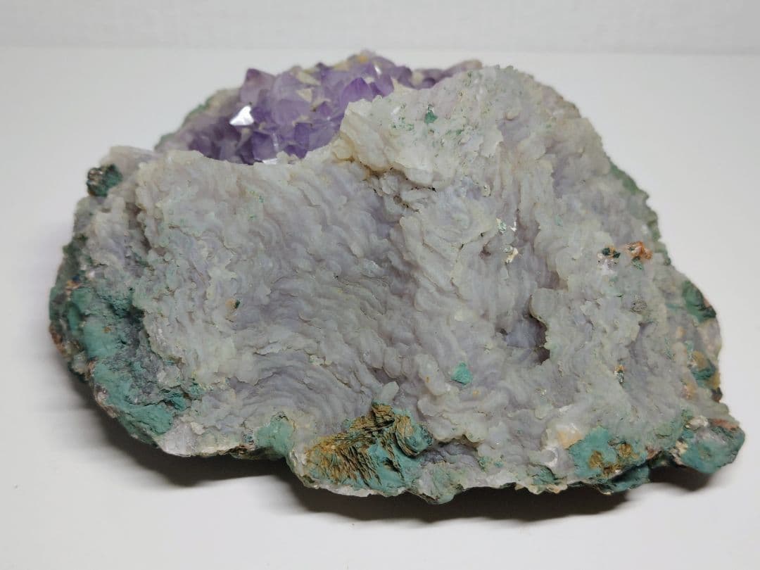 アメジスト 1.8kg 水晶 クォーツ 原石 鑑賞石 自然石 誕生石 鉱物 水石