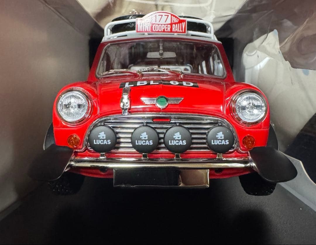 Mini Cooper 1:18 スケールモデル 177