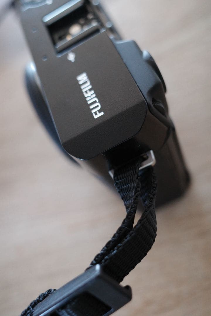 【美品】Fujifilm X-E4 ミラーレス一眼 本体