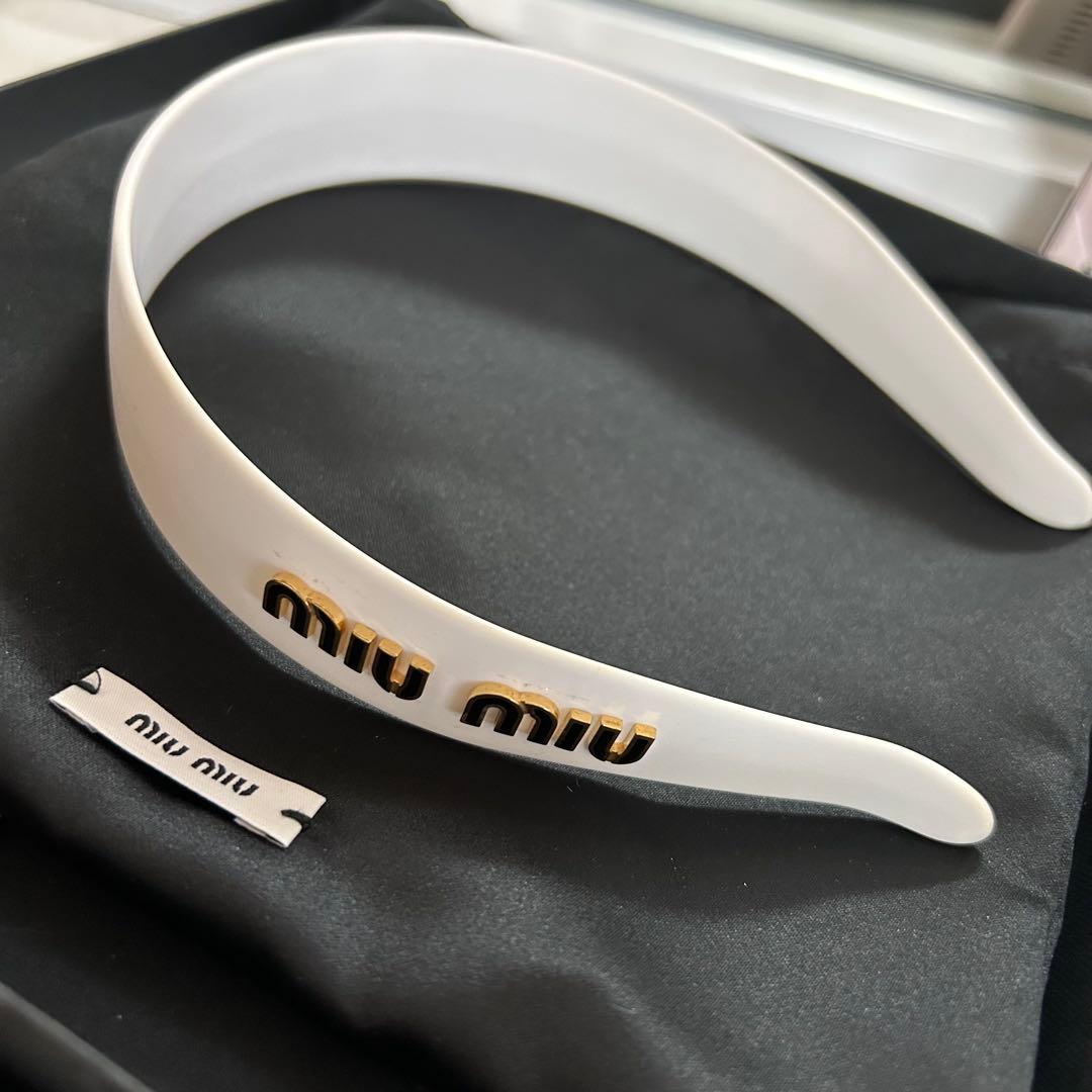 MIU MIU ホワイト　カチューシャ