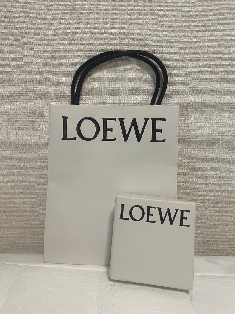 LOEWE アナグラム ブローチ メタル製 （ほぼ未使用）