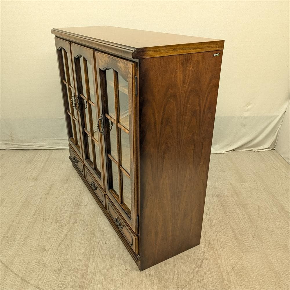 カリモク　コロニアル　天然木　サイドボード　リビングボード　キャビネット　飾り棚