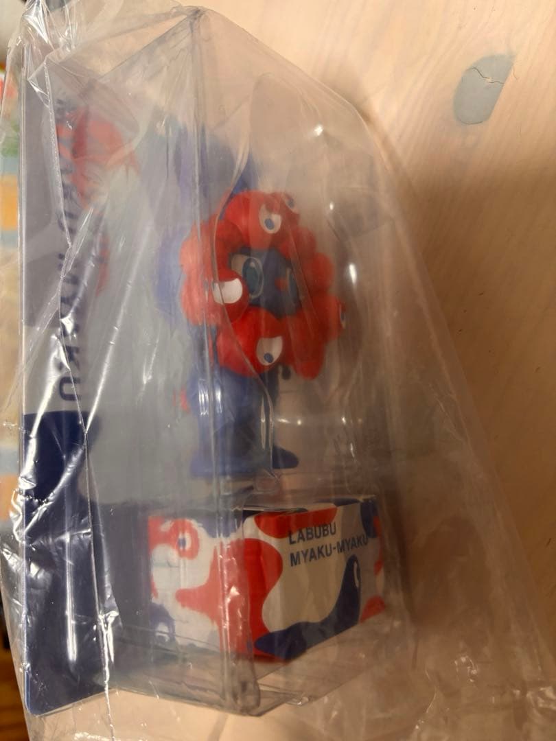 ラブブ ミャクミャク フィギュア 未開封