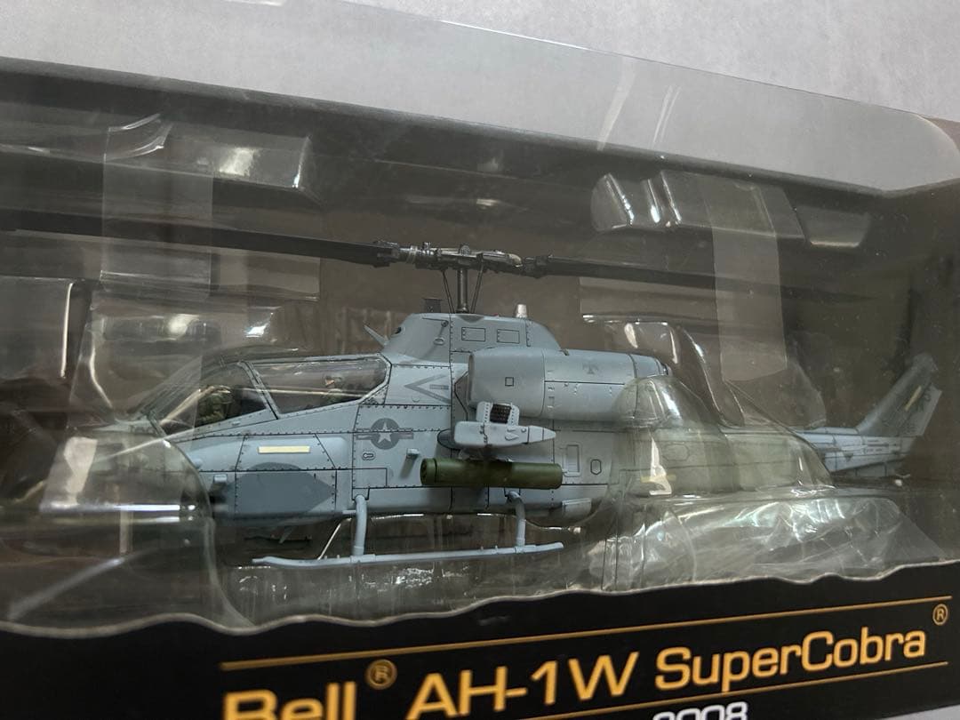 新品未開封　Bell AH-1W SuperCobra 1/48 ヘリコプター