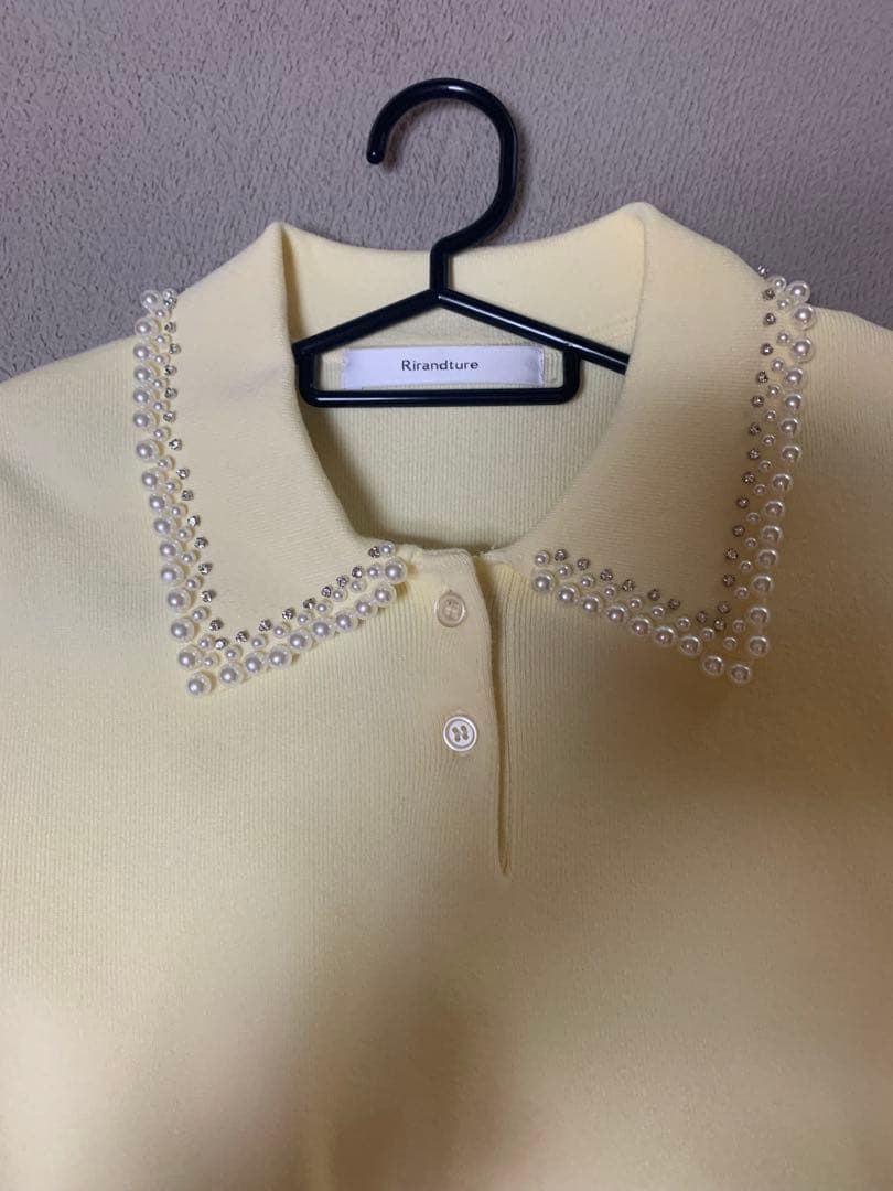 【リランドチュール】パールカラーポロニット（ライトイエロー）サイズM