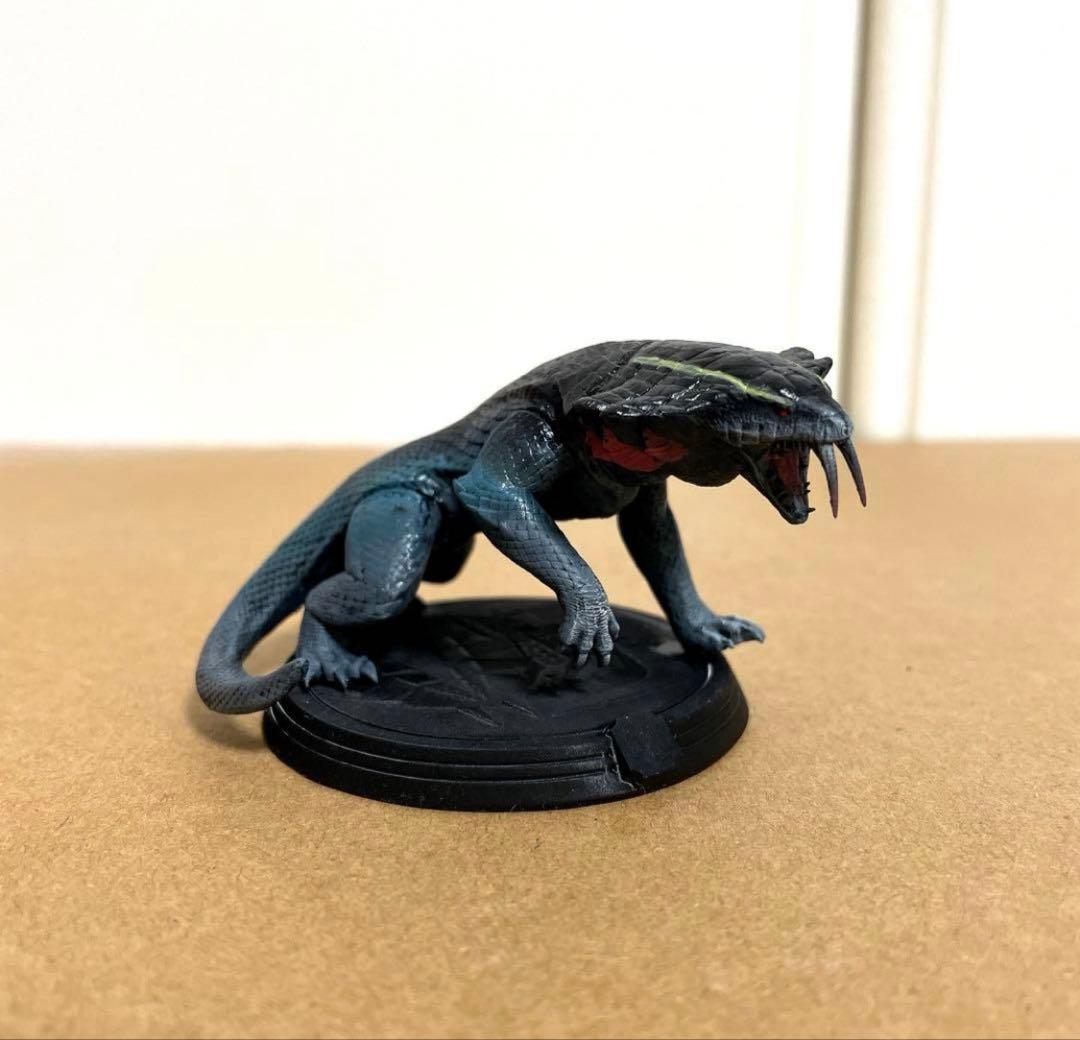 ドスギルオス　ガレージキット　モンスターハンター　フィギュア　モンハン
