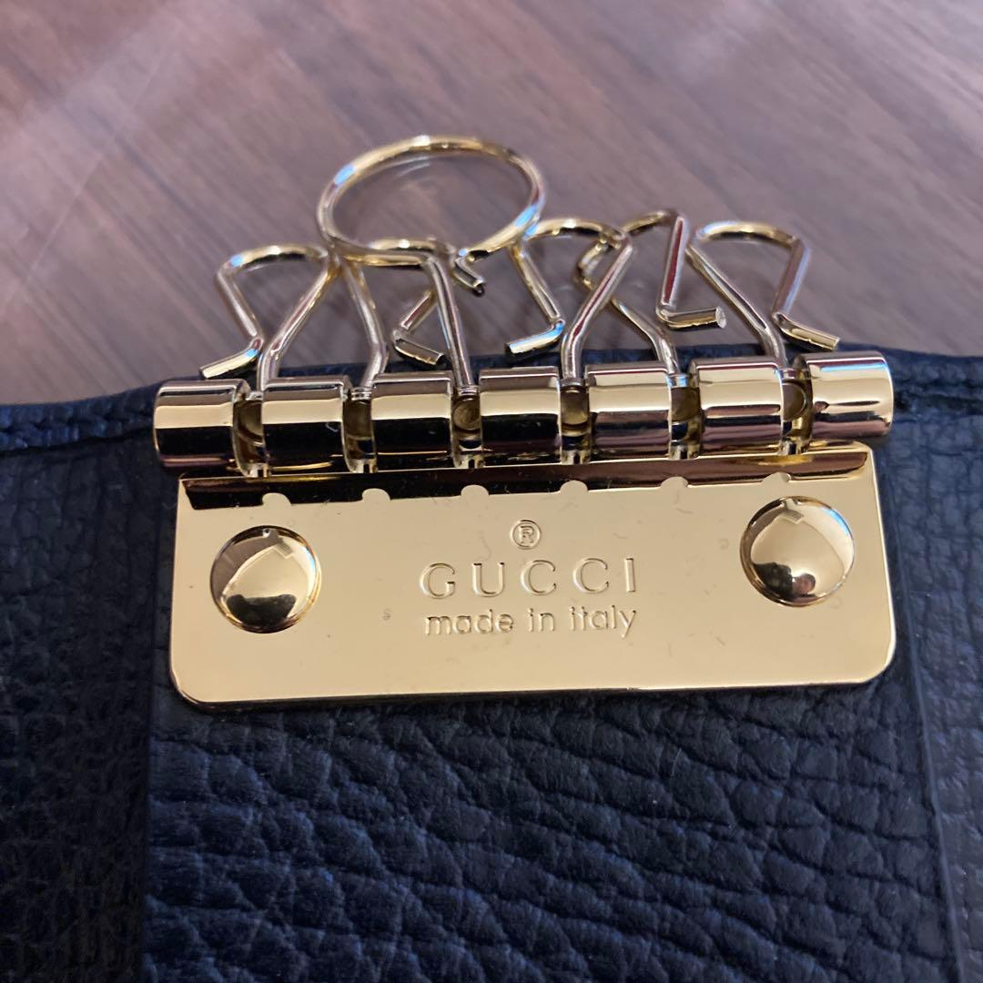GUCCI ブラックレザーキーケース