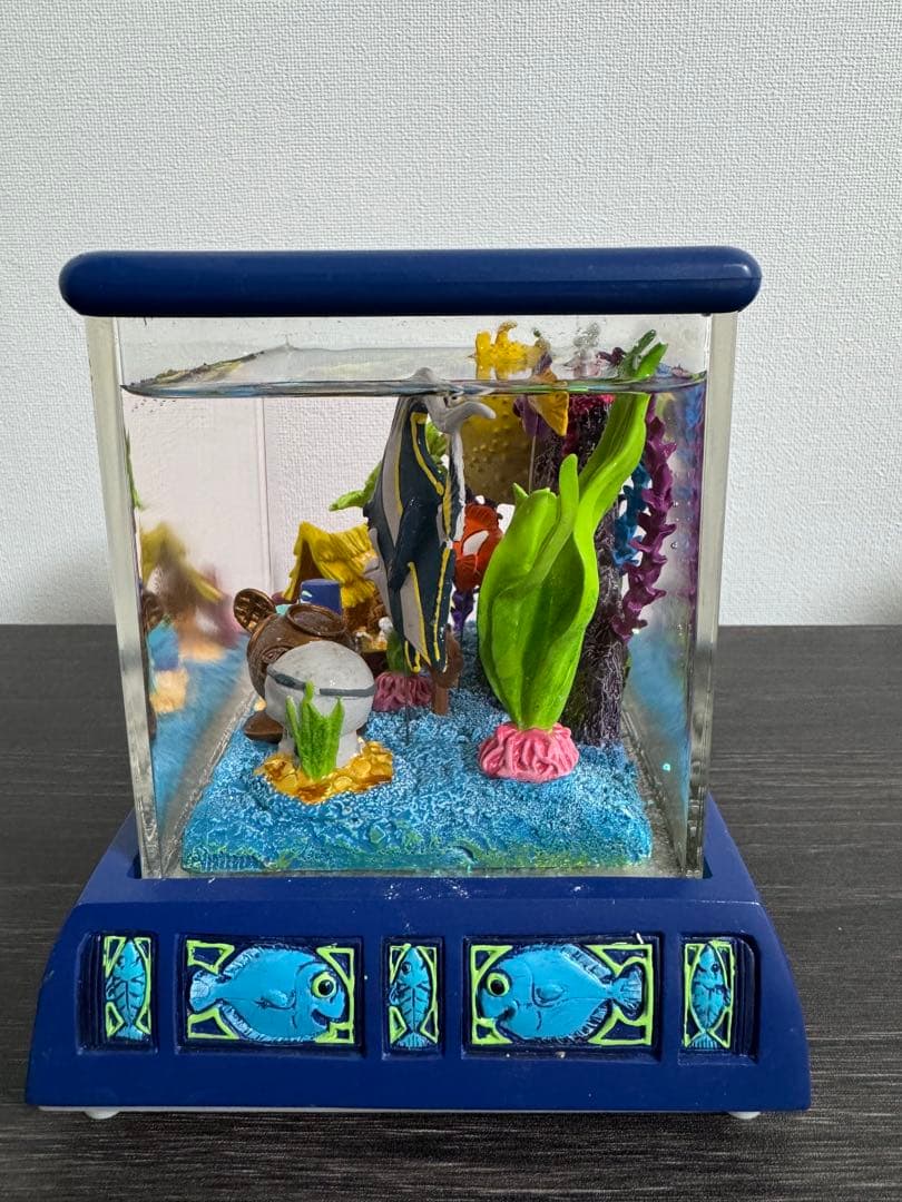 ファインディング・ニモ　アクアリウム水槽型オルゴール