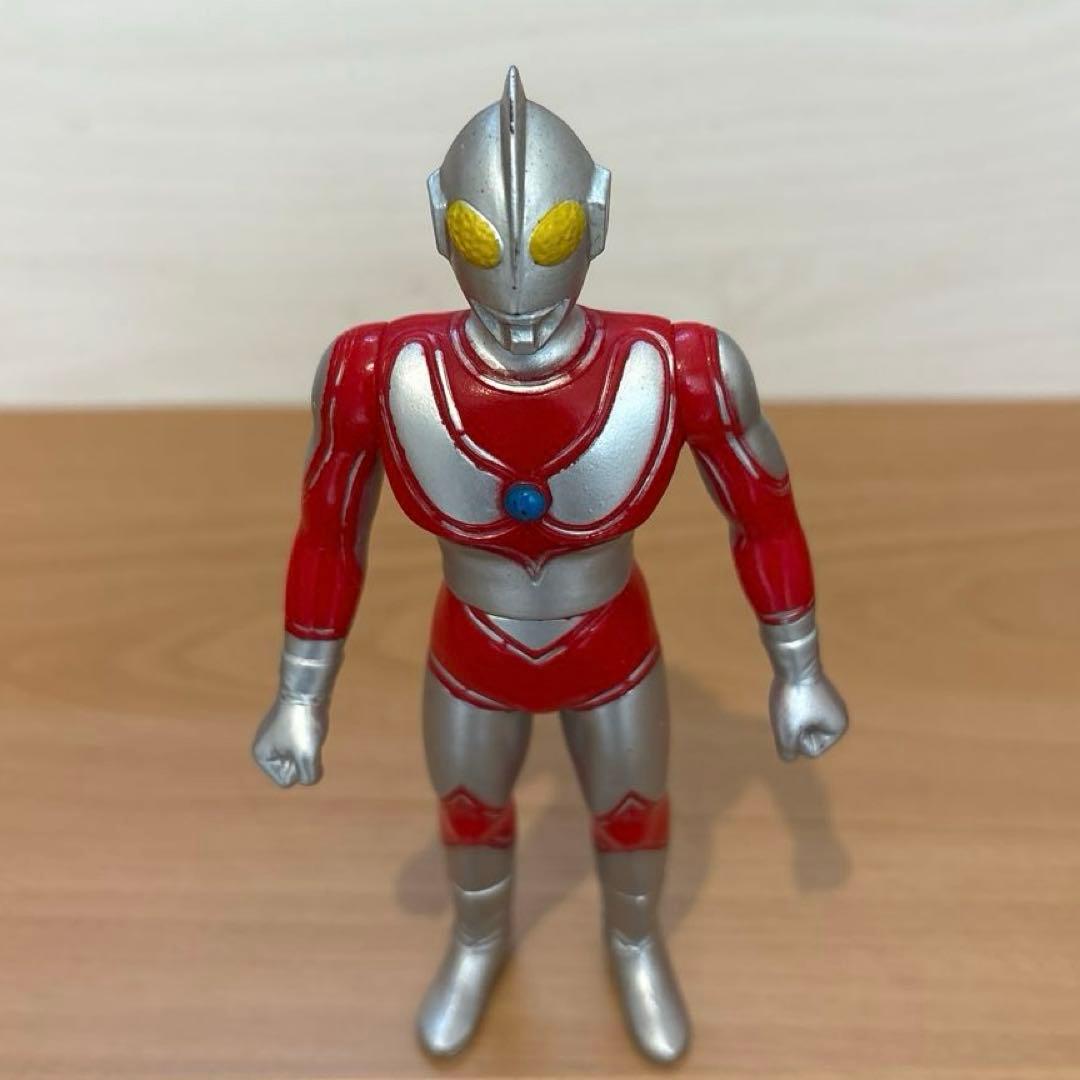 美品 ウルトラ怪獣 帰ってきたウルトラマン 1983年 1期初版 プラタグ付