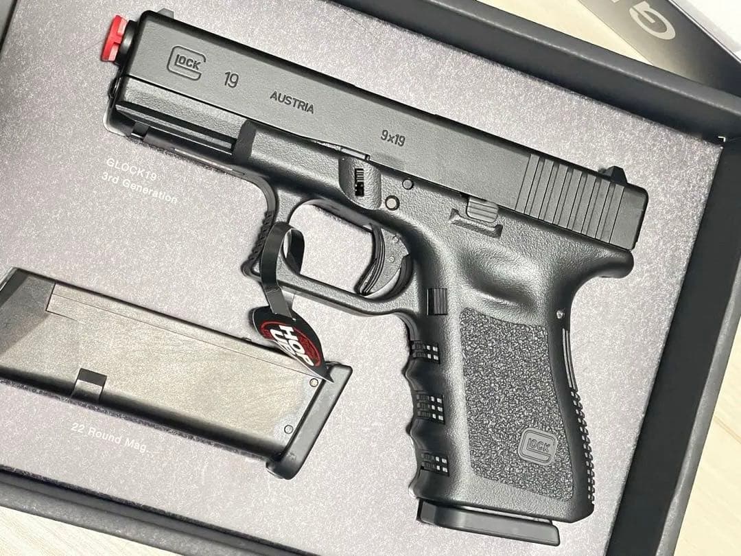 本体極美品‼︎ 東京マルイGLOCK 19 Gen3　予備マガジン付き