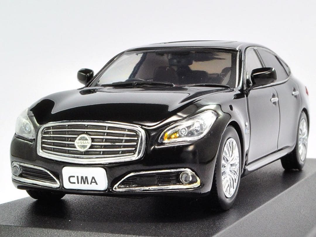 京商　日産　シーマ　ミニカー