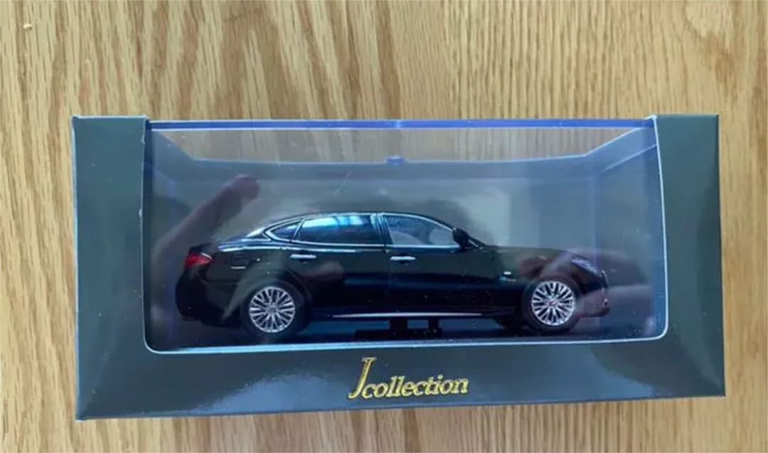 京商　日産　シーマ　ミニカー