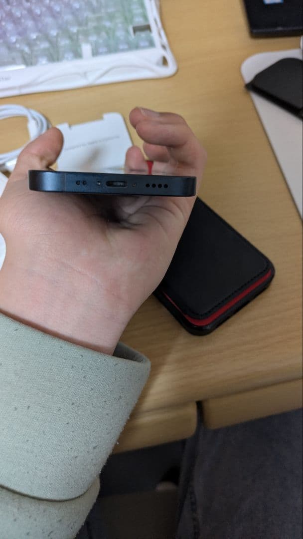 Apple iPhone 13 ブラック mini ケース付き