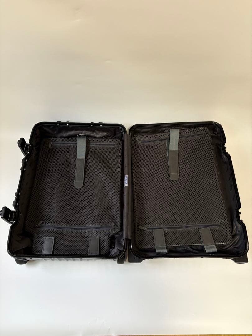 【貴重 廃盤品 良品】リモワ トパーズ ステルス 32L 2輪 機内持込可能