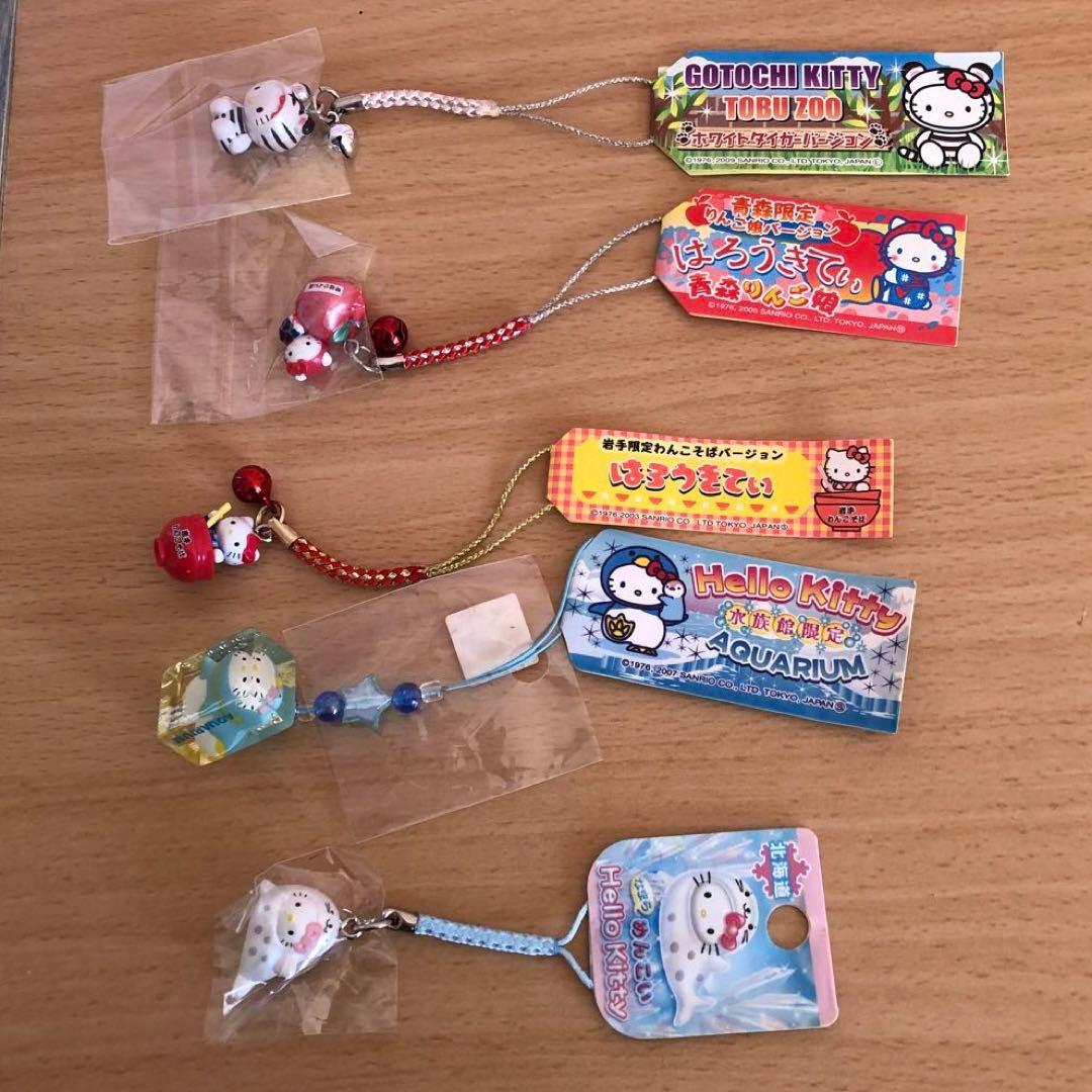 ご当地ハローキティ 根付けストラップ、ピンバッジ、ボールペン　29個 まとめ売り