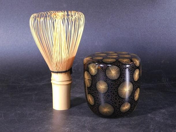 【茶道具　塗師　尚峰　沈金唐松　中棗（共箱）／検：輪島塗】