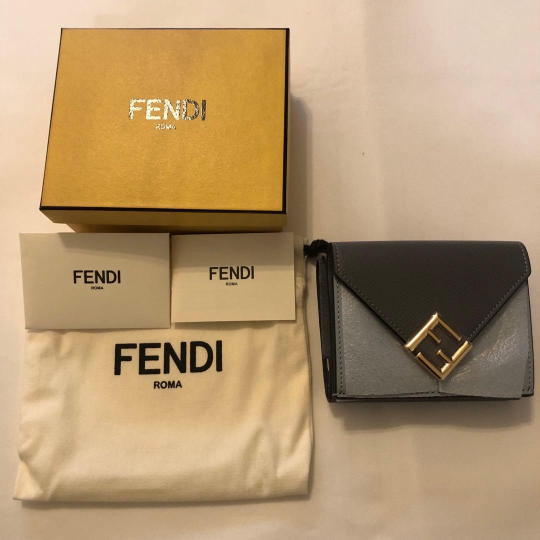 フェンディFENDI ダイアモンド　三つ折り財布　芸能人多数使用モデル