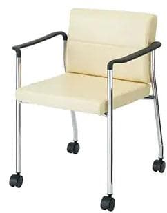 アーム、キャスターチェアー2脚　アイボリー