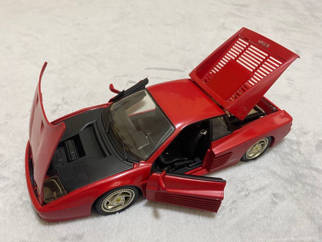 ミニカー HOTWHEELS Ferrari F512M Testarossa 1/18