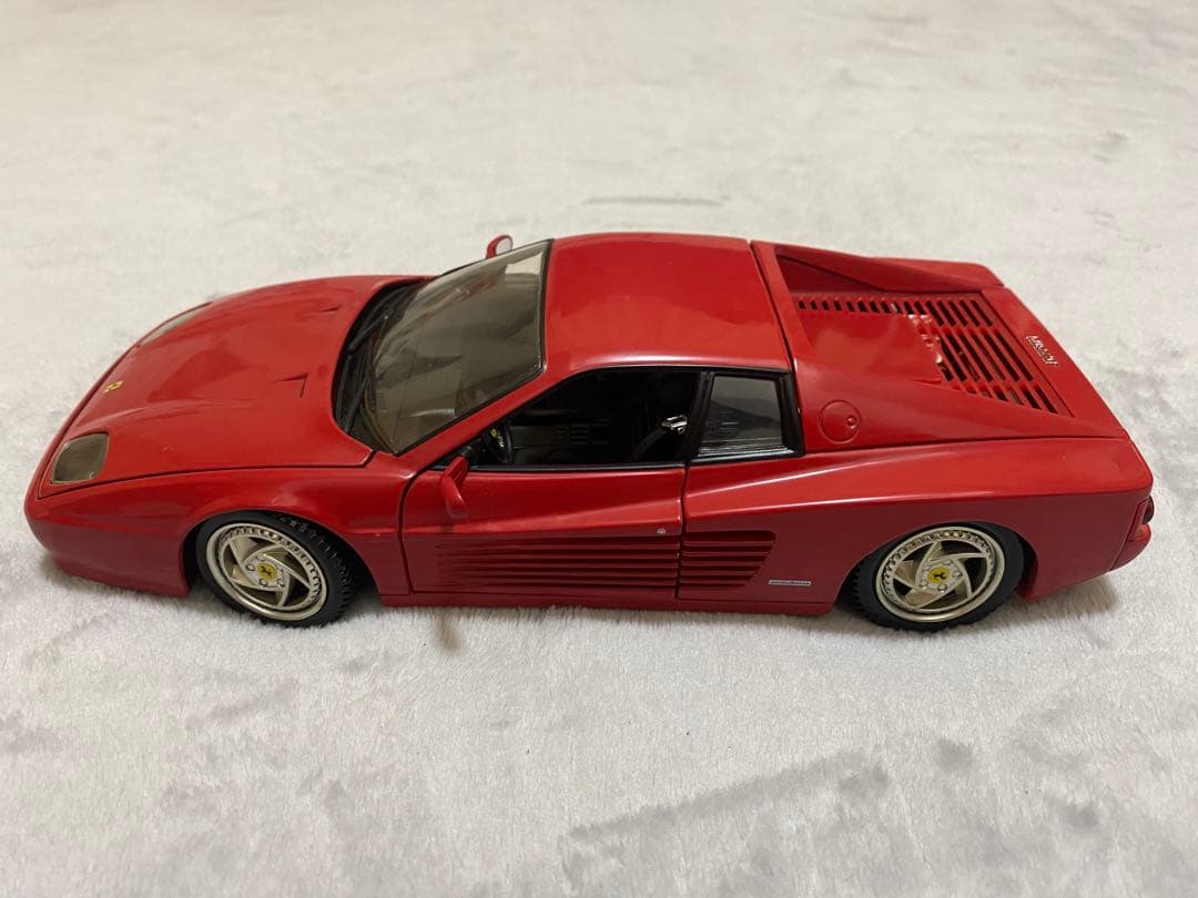 ミニカー HOTWHEELS Ferrari F512M Testarossa 1/18