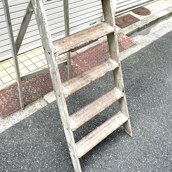 シャビィな梯子　ハシゴ　ラック　インテリア　什器　ビンテージ　脚立　おしゃれ