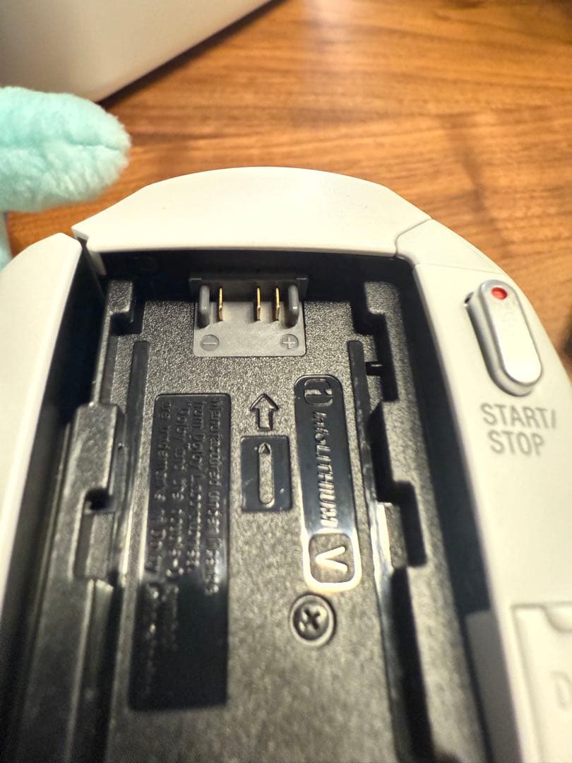 リボンさんSONY HDR-CX670 ハンディカム スペアバッテリー付き