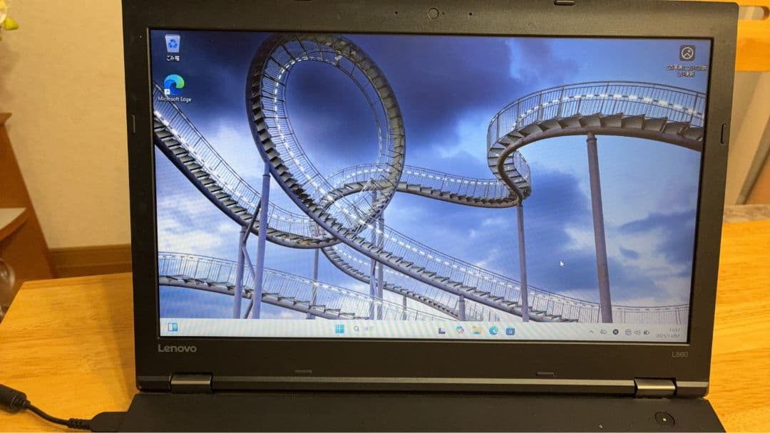 レノボ　シンクパッド L560　i5-6200U　SSD 256GBメモリ8GB