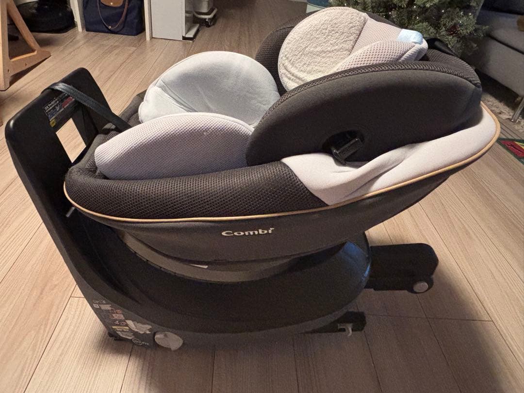 【お値下げ！】Combi チャイルドシート ISOFIX 0-18kg