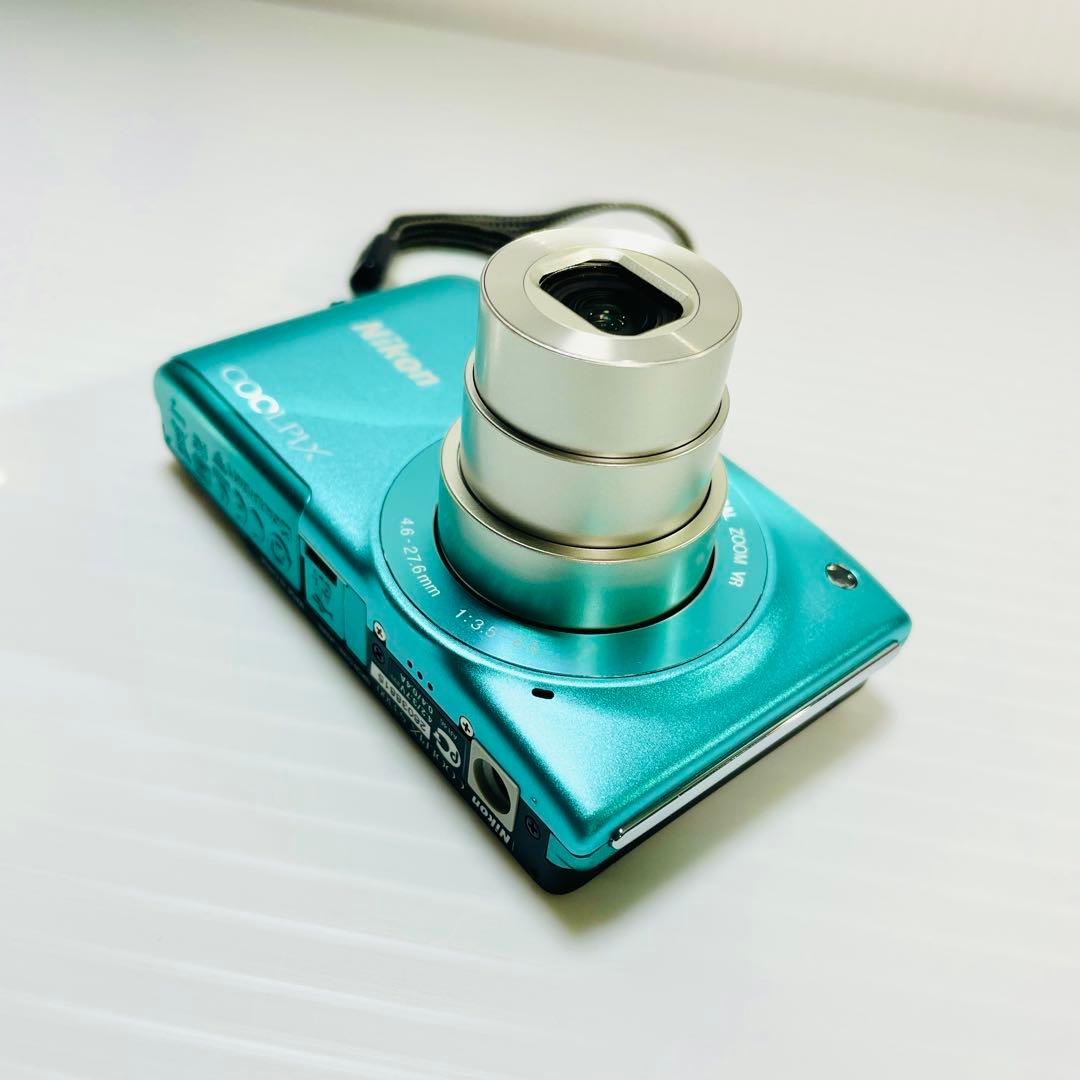 超美品　箱付き　Nikon COOLPIX S3300 ニコン　クールピクス