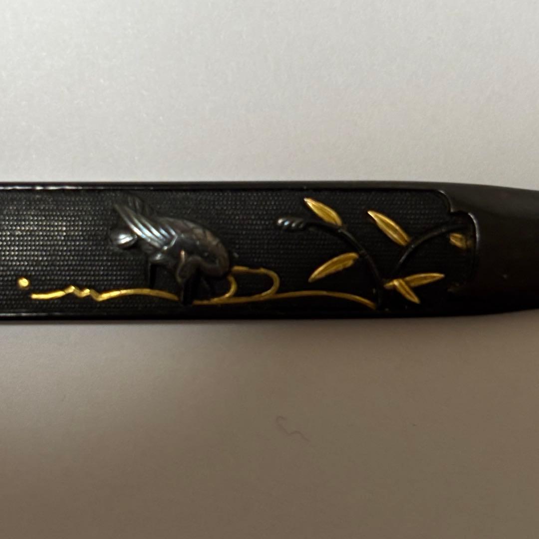 笄　刀装具　流水に水鳥図　赤胴魚々子地　金象嵌色絵