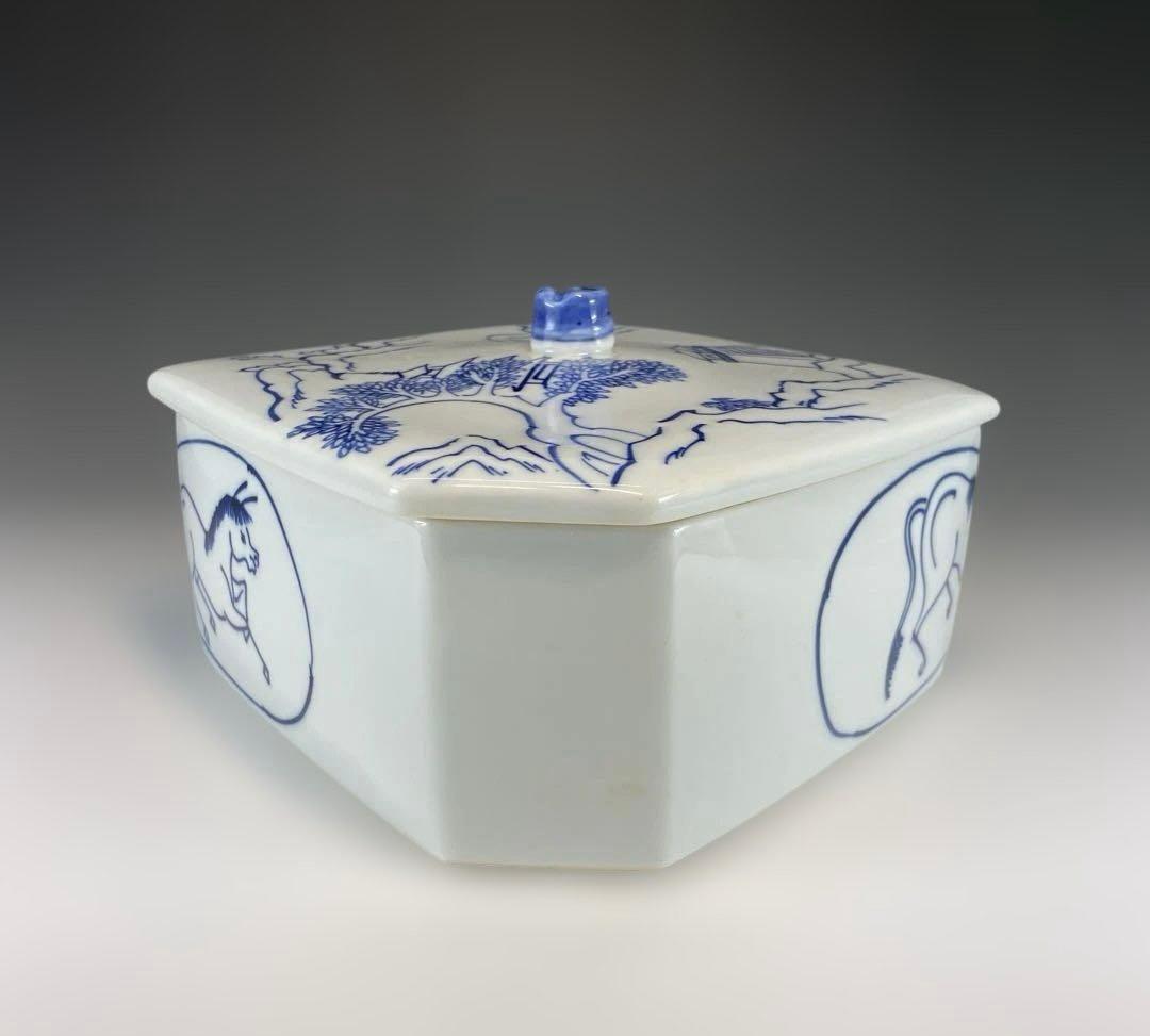 【茶道具】手塚祥堂造　染付菱馬食籠　堀内宗完書付（共箱）