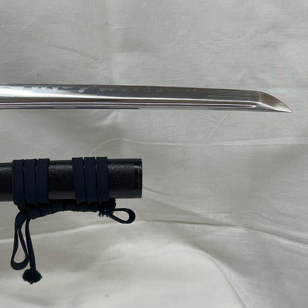 【模造刀】太刀 鉄鍔 透かし樋入り 全長102.0センチ 日本刀 刀剣 黒鞘