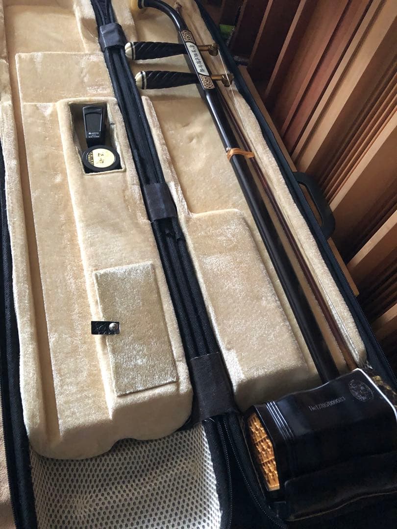 二胡　黒檀 金属軸糸巻き　ERシリーズ　中級グレード　ケース　弓、チューナー他