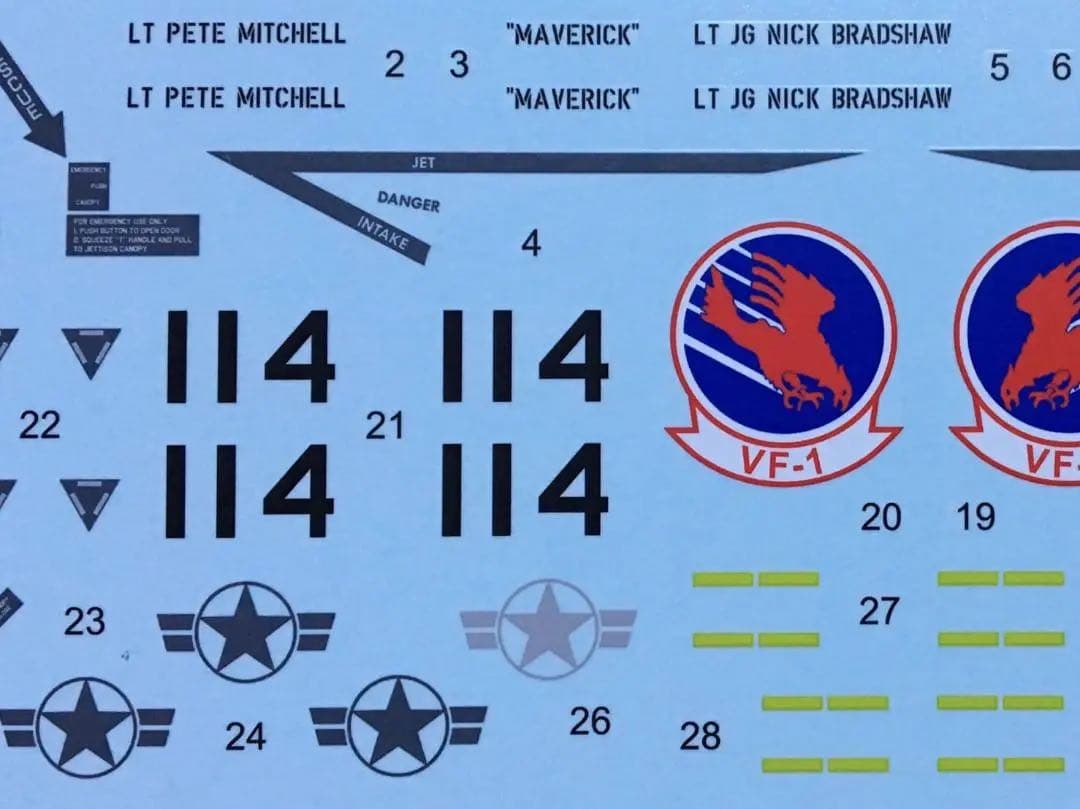 美品 トップガン 1/48 F-14A トムキャット マーヴェリック機 未開封品