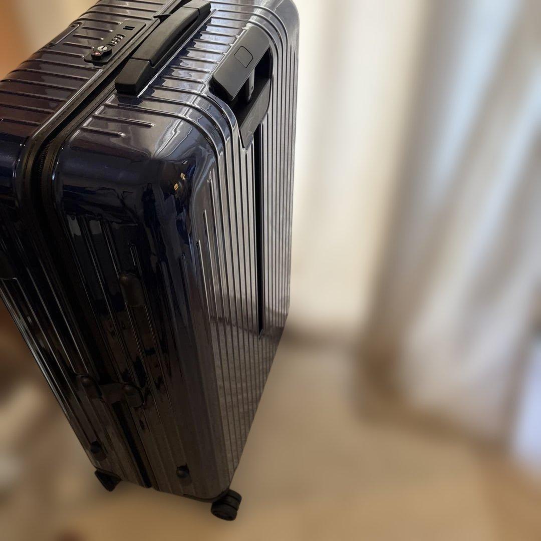 リモワ ESSENTIALチェックイン L ネイビー