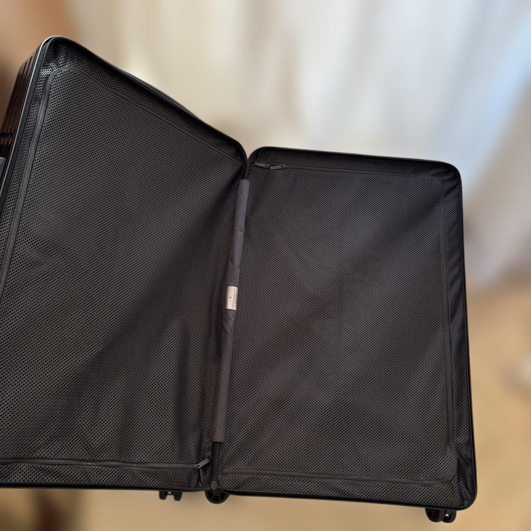 リモワ ESSENTIALチェックイン L ネイビー