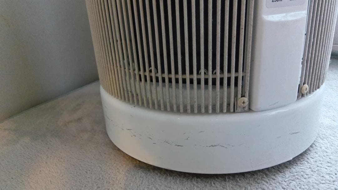 談話室　遠赤外線パネルヒーター