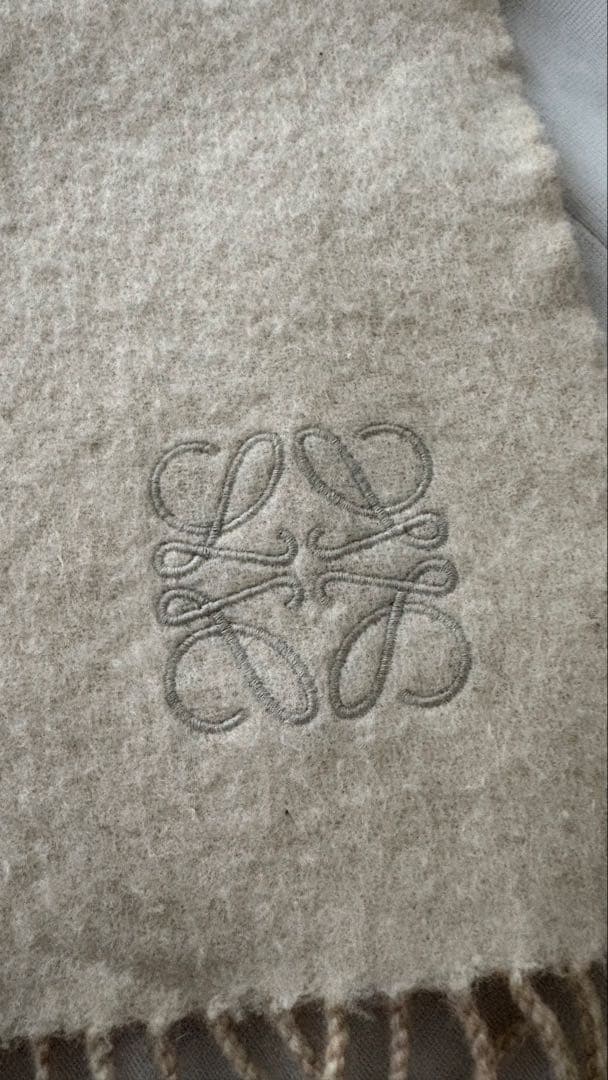 LOEWE ウールマフラー フリンジ付き クリーム ベージュ